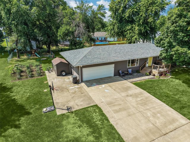 504 E Walnut Street, New Sharon, IA 50207