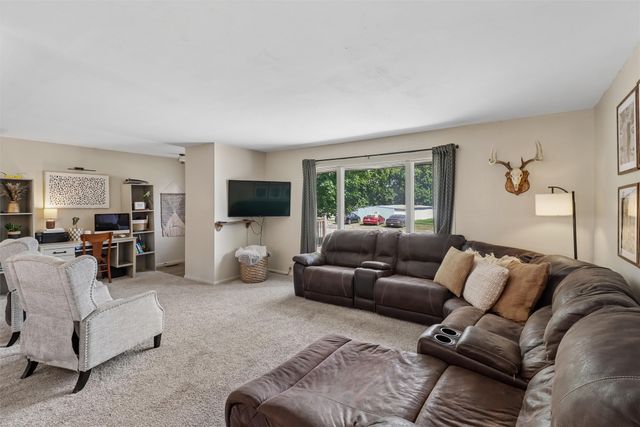 504 E Walnut Street, New Sharon, IA 50207