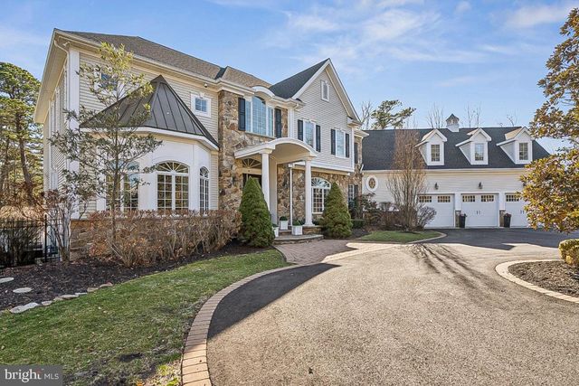 11 CLIFF SWALLOW DR, Medford, NJ 08055