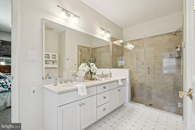 11 CLIFF SWALLOW DR, Medford, NJ 08055