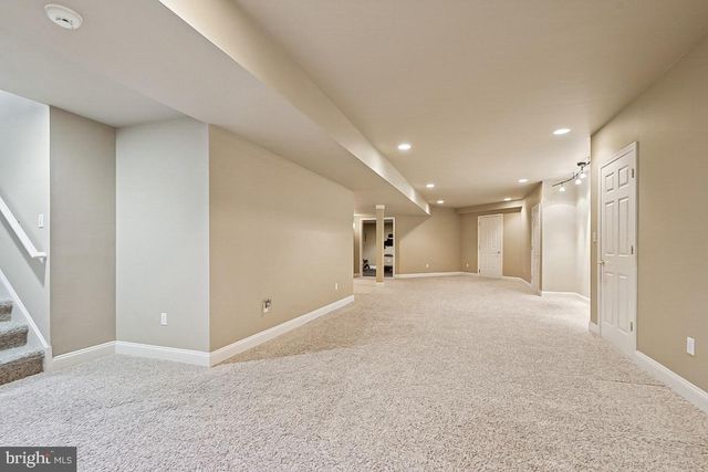11 CLIFF SWALLOW DR, Medford, NJ 08055