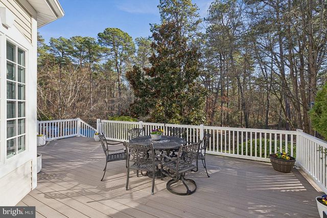 11 CLIFF SWALLOW DR, Medford, NJ 08055