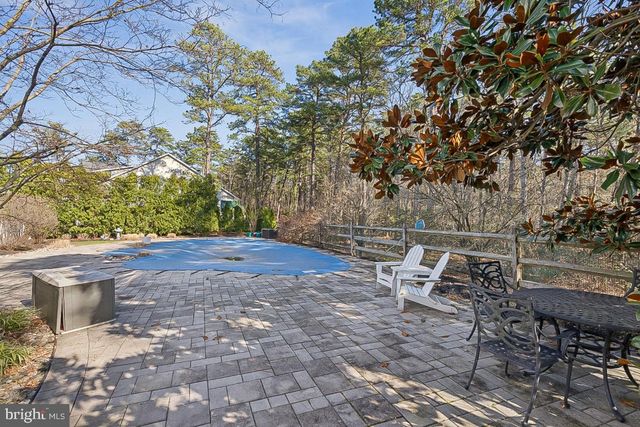 11 CLIFF SWALLOW DR, Medford, NJ 08055
