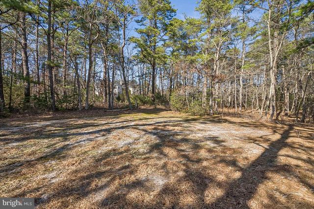 11 CLIFF SWALLOW DR, Medford, NJ 08055