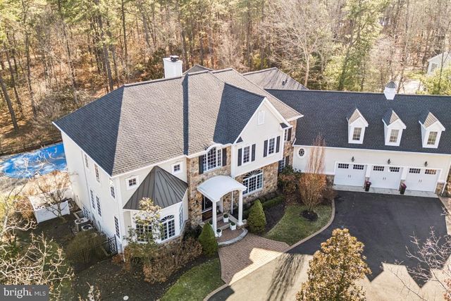 11 CLIFF SWALLOW DR, Medford, NJ 08055