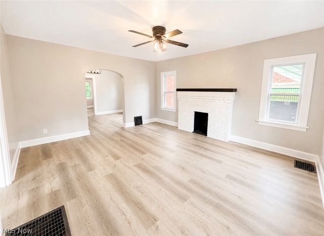 154 Roslyn Drive, Youngstown, OH 44505