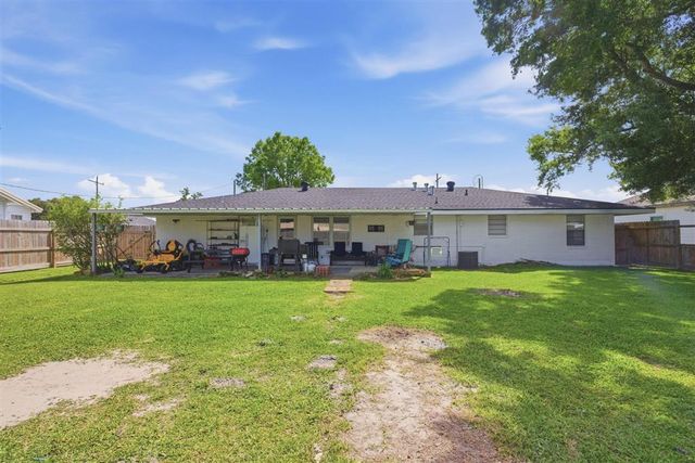 1822 Sarah Lane, Lake Charles, LA 70605