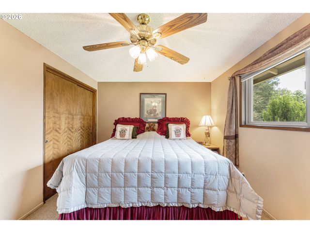 8212 Ne 219TH Ave, Vancouver, WA 98682