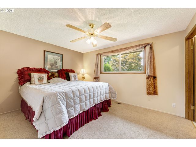 8212 Ne 219TH Ave, Vancouver, WA 98682