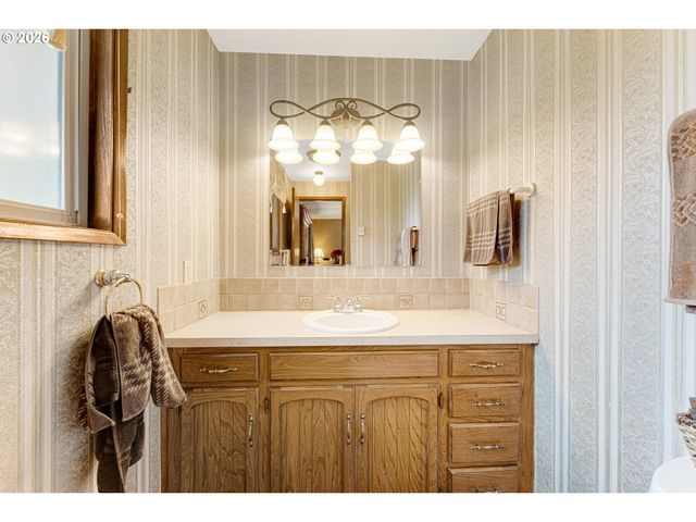 8212 Ne 219TH Ave, Vancouver, WA 98682