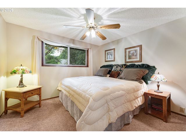 8212 Ne 219TH Ave, Vancouver, WA 98682
