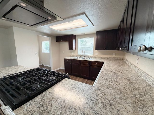 622 N Palm Avenue, Fresno, CA 93728