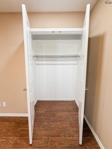 2010 WINDMILL LAKE AVENUE, Wichita Falls, TX 76309