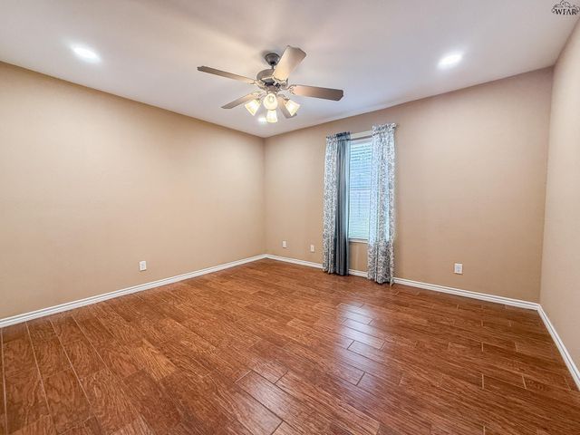 2010 WINDMILL LAKE AVENUE, Wichita Falls, TX 76309