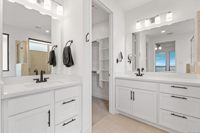 250 Navarro, Boerne, TX 78006