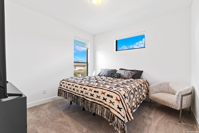 250 Navarro, Boerne, TX 78006