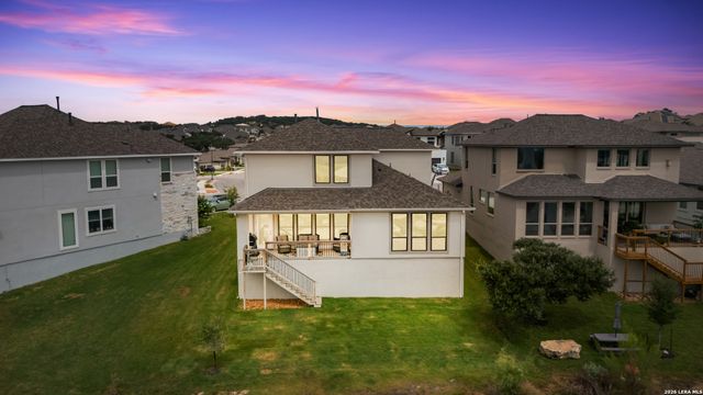 250 Navarro, Boerne, TX 78006