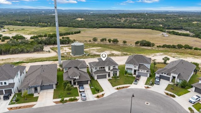 250 Navarro, Boerne, TX 78006