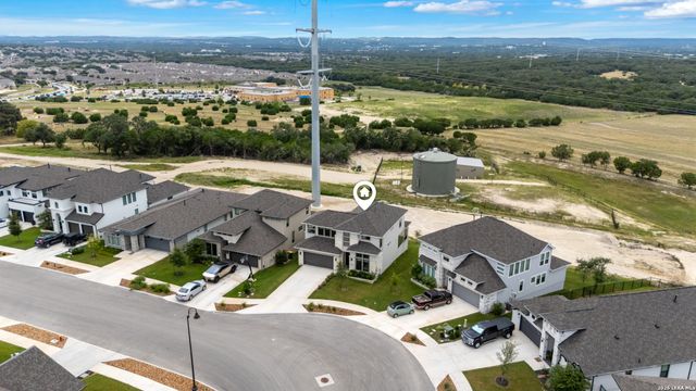 250 Navarro, Boerne, TX 78006