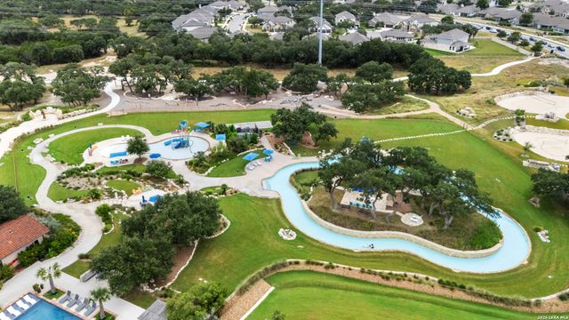 250 Navarro, Boerne, TX 78006