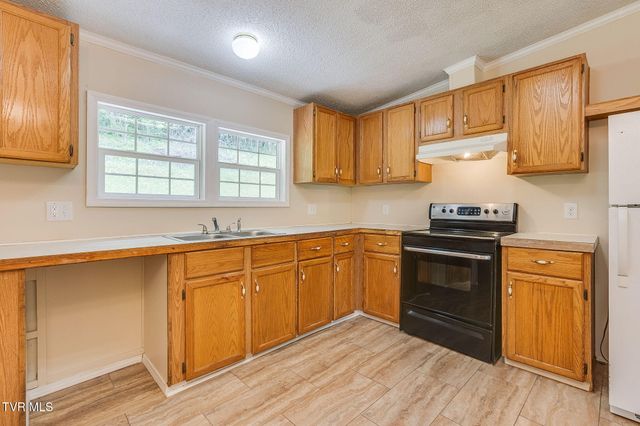 118 Berry Hill Road, Elizabethton, TN 37643