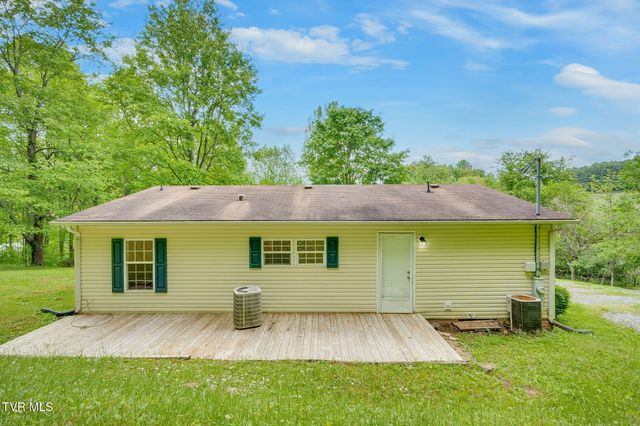 118 Berry Hill Road, Elizabethton, TN 37643