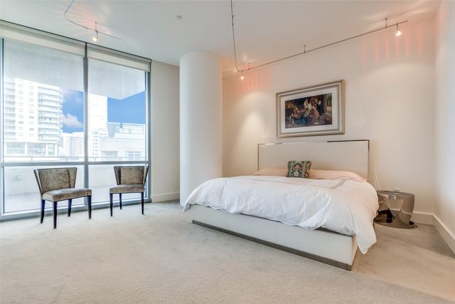 2200 Victory Avenue 701, Dallas, TX 75219