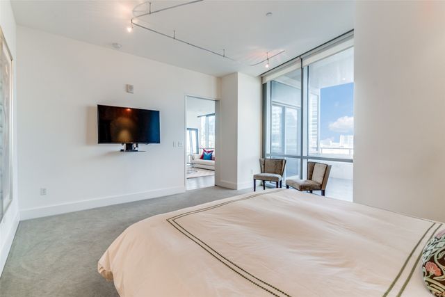 2200 Victory Avenue 701, Dallas, TX 75219