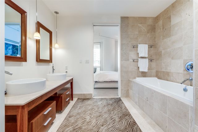 2200 Victory Avenue 701, Dallas, TX 75219