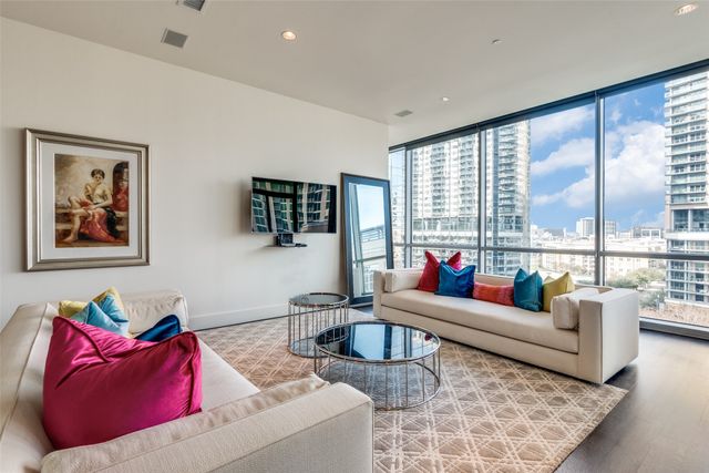 2200 Victory Avenue 701, Dallas, TX 75219