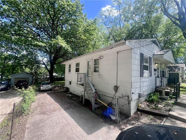 915 S Pope Avenue, Independence, MO 64050