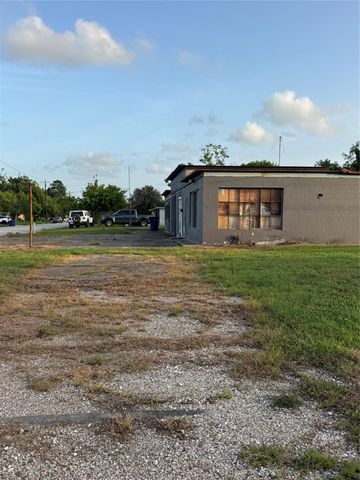 3 S Westward Street, Texas City, TX 77591