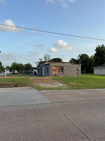 3 S Westward Street, Texas City, TX 77591