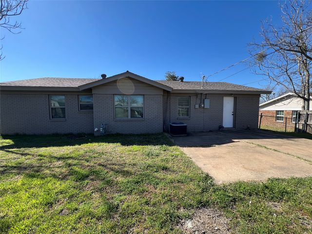 415 Glenn Drive, Weatherford, TX 76086