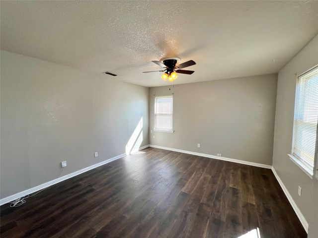 415 Glenn Drive, Weatherford, TX 76086