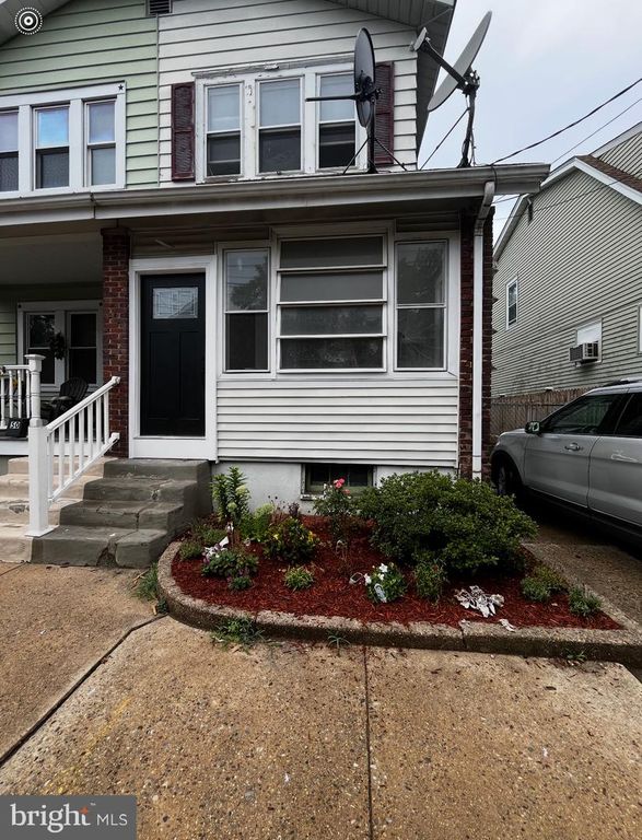 52 BISMARCK AVE, Trenton, NJ 08629