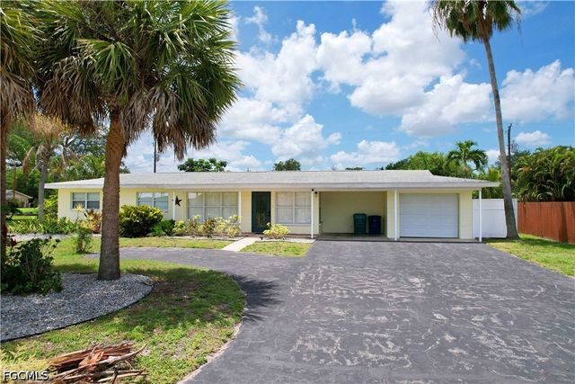 1012 Wyomi DR, Fort Myers, FL 33919