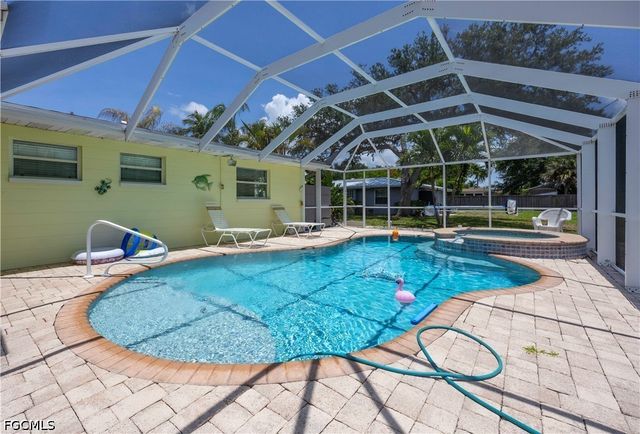 1012 Wyomi DR, Fort Myers, FL 33919