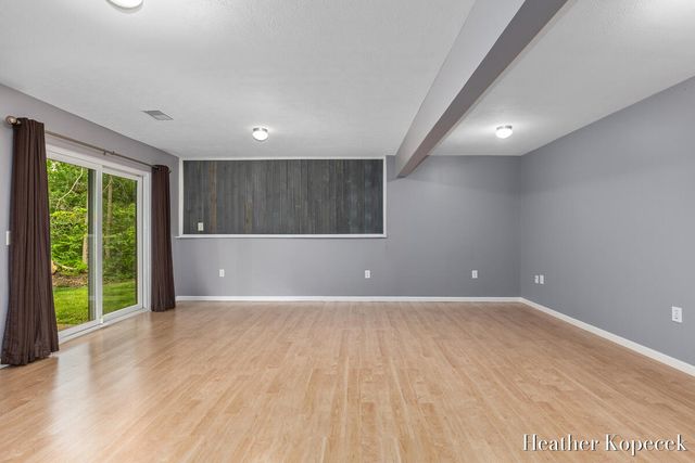 1663 Barnsley Court Se, Lowell Twp, MI 49331