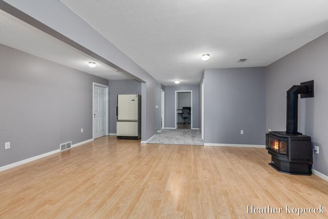 1663 Barnsley Court Se, Lowell Twp, MI 49331