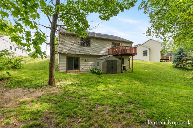 1663 Barnsley Court Se, Lowell Twp, MI 49331