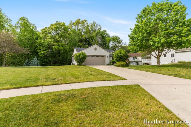 1663 Barnsley Court Se, Lowell Twp, MI 49331