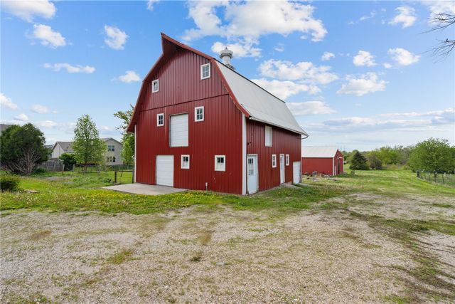 1895 33rd Avenue SW, Cedar Rapids, IA 52404