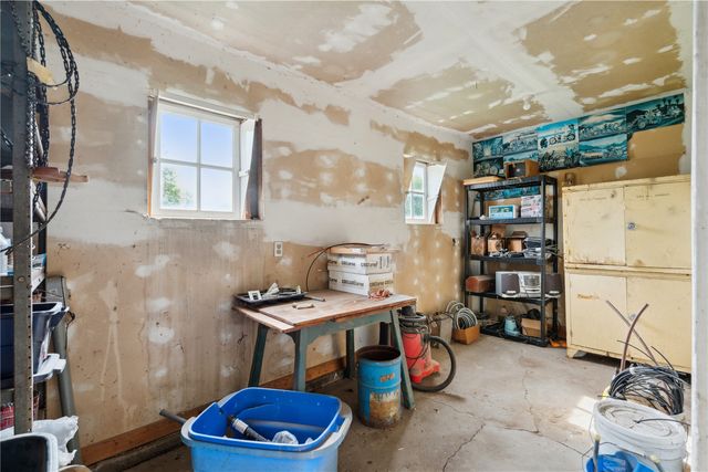 1895 33rd Avenue SW, Cedar Rapids, IA 52404