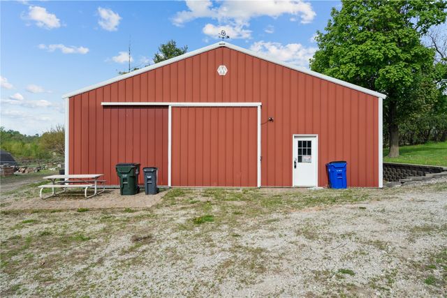 1895 33rd Avenue SW, Cedar Rapids, IA 52404