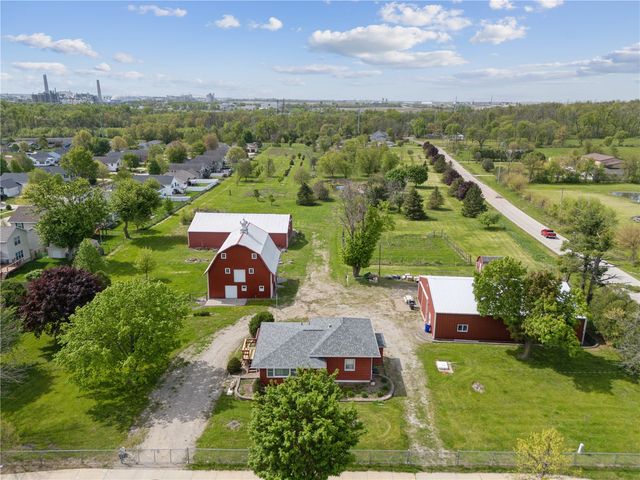 1895 33rd Avenue SW, Cedar Rapids, IA 52404