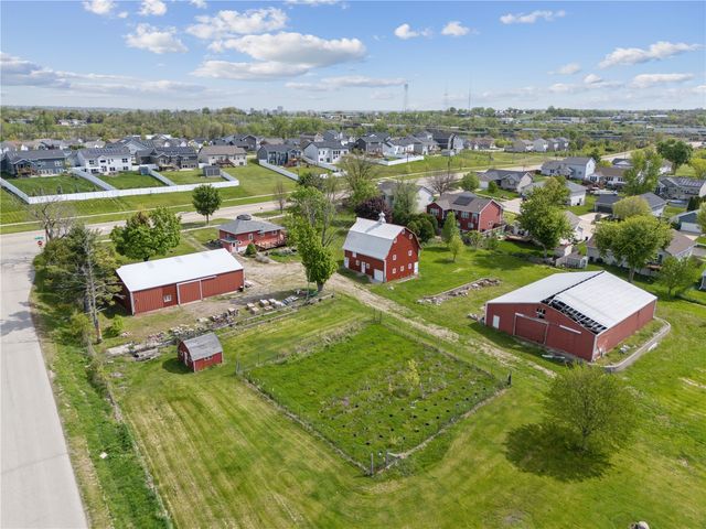 1895 33rd Avenue SW, Cedar Rapids, IA 52404