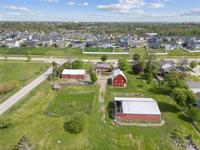 1895 33rd Avenue SW, Cedar Rapids, IA 52404