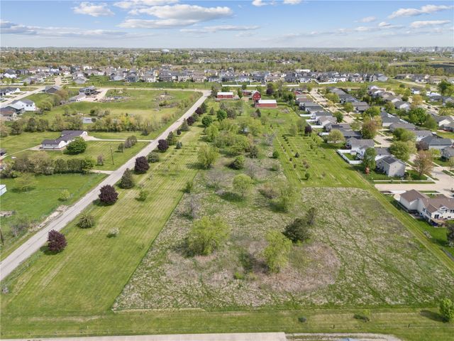 1895 33rd Avenue SW, Cedar Rapids, IA 52404