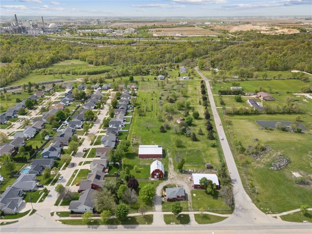 1895 33rd Avenue SW, Cedar Rapids, IA 52404